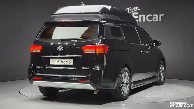 Main__Slider__Photo:Canival Kia 2015.1-1