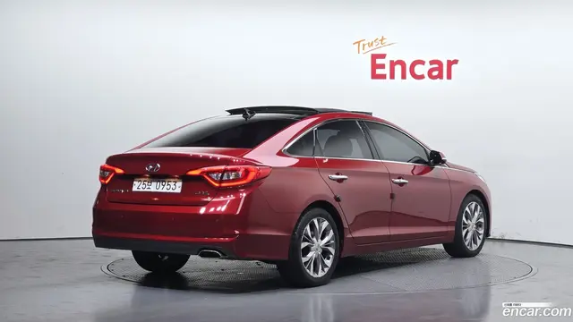 Main__Slider__Photo:Sonata Hyundai 2016.4-1