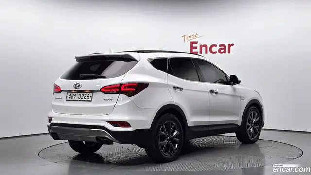 Main__Slider__Photo:Santafe Hyundai 2016.10-1