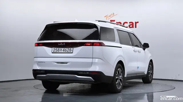 Main__Slider__Photo:Canival Kia 2022.7-1