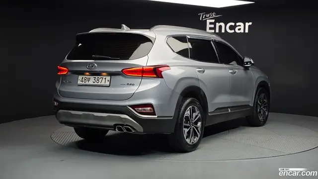 Main__Slider__Photo:Santafe Hyundai 2018.3-1