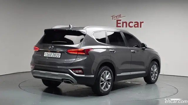Main__Slider__Photo:Santafe Hyundai 2020.5-1
