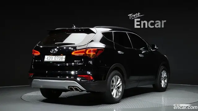 Main__Slider__Photo:Santafe Hyundai 2016.0-1