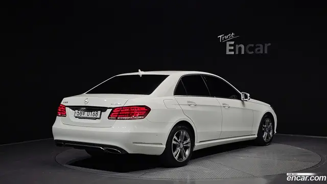 Main__Slider__Photo:E-Class Mercedes-Benz 2015.8-1