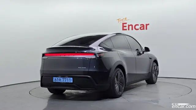 Main__Slider__Photo:Model Y Tesla 2025.9-1