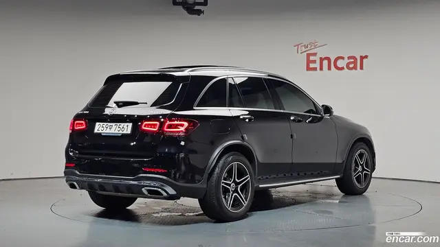Main__Slider__Photo:GLC-Class Mercedes-Benz 2020.7-1
