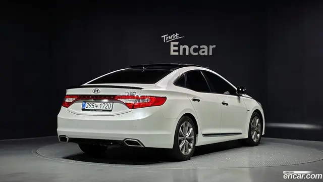 Main__Slider__Photo:Grandeur Hyundai 2014.7-1