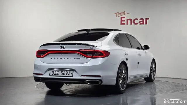 Main__Slider__Photo:Grandeur Hyundai 2017.2-1