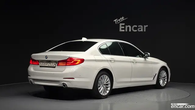 Main__Slider__Photo:5-Series BMW 2019.7-1