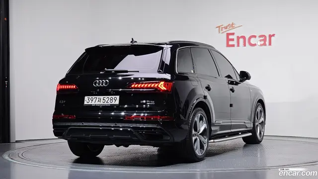 Main__Slider__Photo:Q7 Audi 2022.9-1