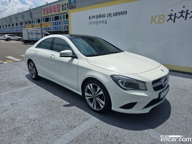 Main__Slider__Photo:CLA-Class Mercedes-Benz 2016.5-1