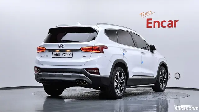 Main__Slider__Photo:Santafe Hyundai 2019.3-1