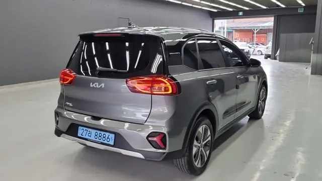 Main__Slider__Photo:Niro Kia 2023.5-1