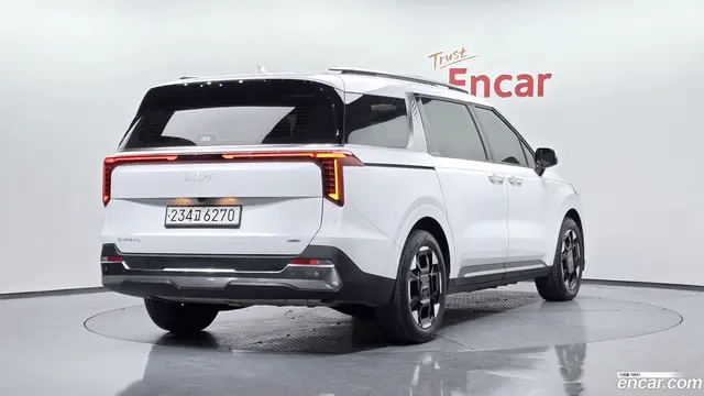 Main__Slider__Photo:Canival Kia 2024.2-1