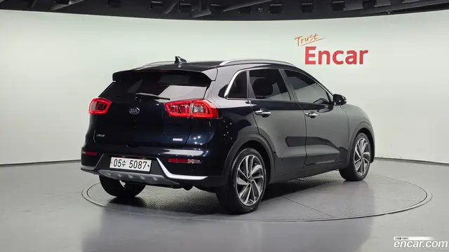 Main__Slider__Photo:Niro Kia 2017.5-1