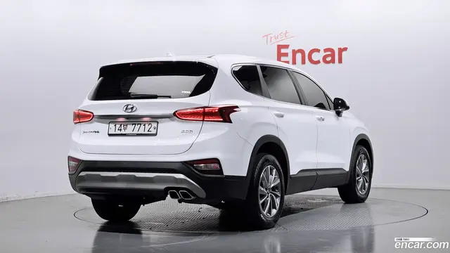 Main__Slider__Photo:Santafe Hyundai 2019.4-1