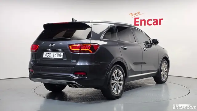Main__Slider__Photo:Sorento Kia 2017.11-1