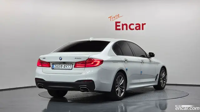 Main__Slider__Photo:5-Series BMW 2017.2-1
