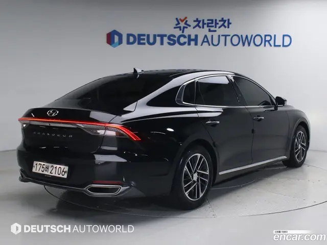 Main__Slider__Photo:Grandeur Hyundai 2021.3-1
