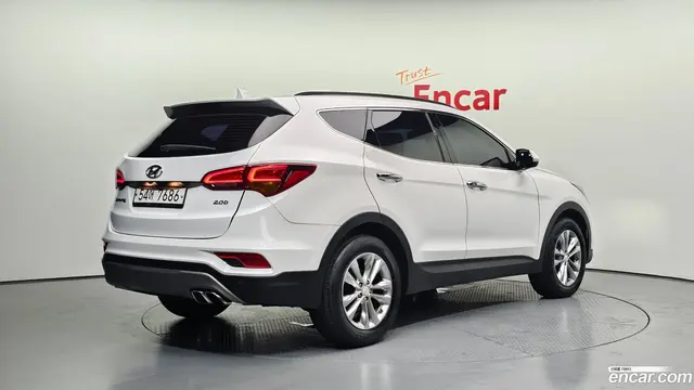 Main__Slider__Photo:Santafe Hyundai 2017.4-1