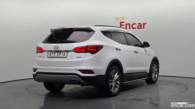 Main__Slider__Photo:Santafe Hyundai 2016.2-1