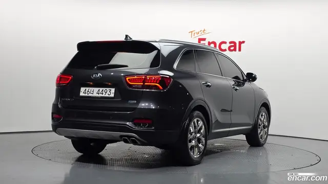 Main__Slider__Photo:Sorento Kia 2019.5-1