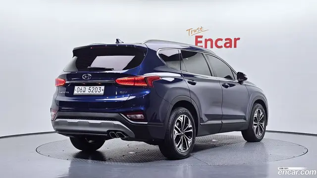 Main__Slider__Photo:Santafe Hyundai 2018.3-1