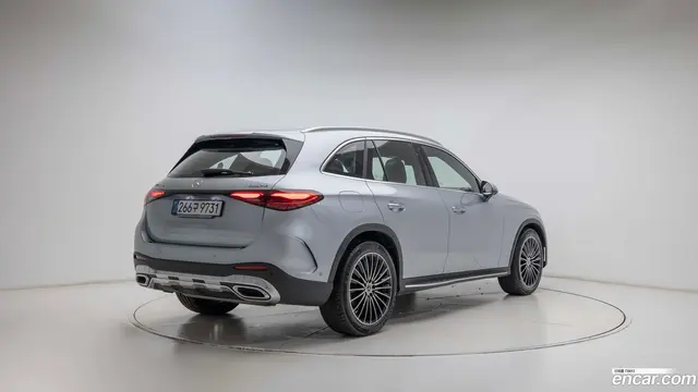 Main__Slider__Photo:GLC-Class Mercedes-Benz 2025.8-1