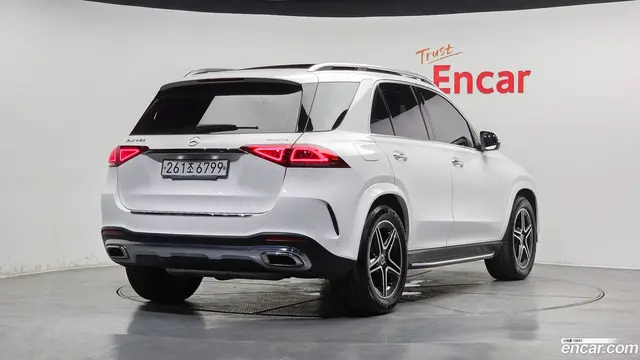 Main__Slider__Photo:GLE-Class Mercedes-Benz 2020.6-1