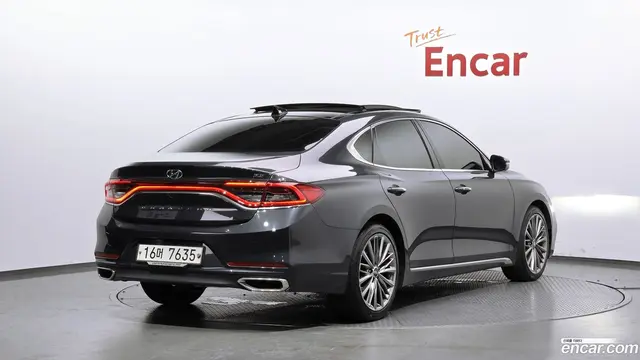Main__Slider__Photo:Grandeur Hyundai 2017.9-1