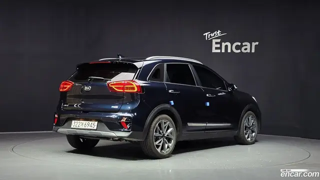 Main__Slider__Photo:Niro Kia 2021.2-1