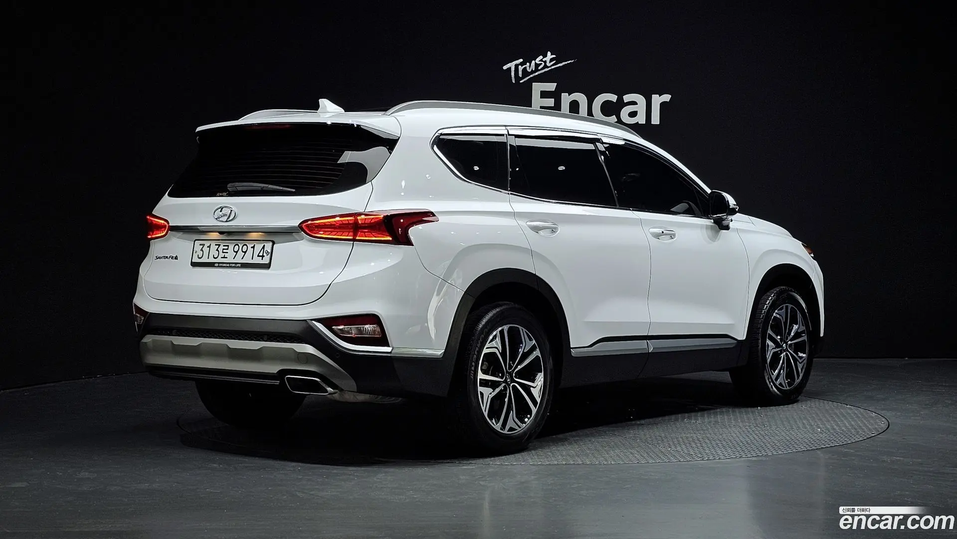 Main__Slider__Photo:Santafe Hyundai 2019.11-1