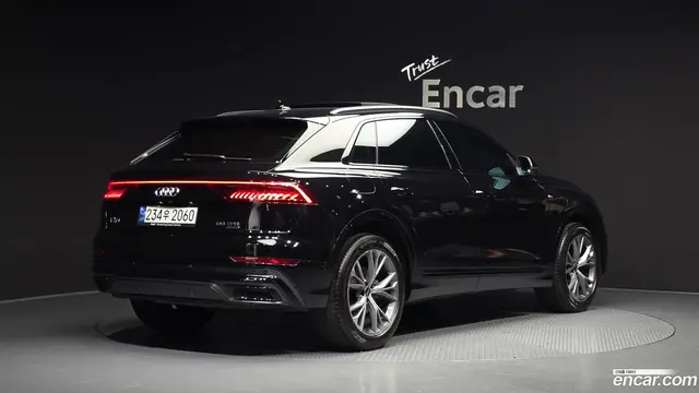 Main__Slider__Photo:Q8 Audi 2022.5-1