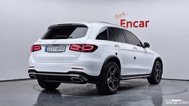Main__Slider__Photo:GLC-Class Mercedes-Benz 2022.5-1