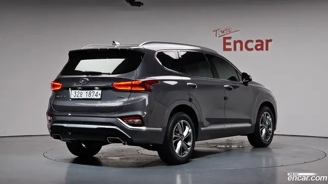 Main__Slider__Photo:Santafe Hyundai 2018.7-1