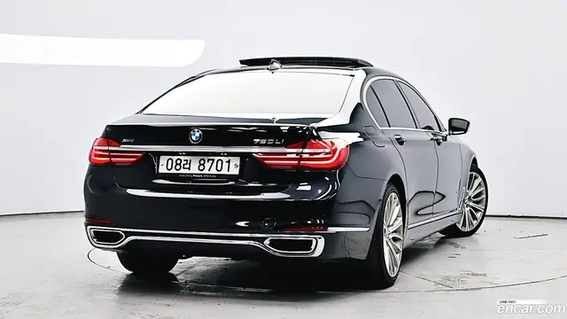 Main__Slider__Photo:7-Series BMW 2016.11-1
