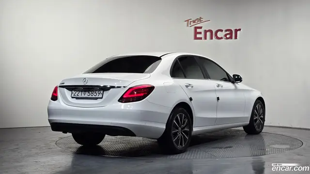 Main__Slider__Photo:C-Class Mercedes-Benz 2019.9-1