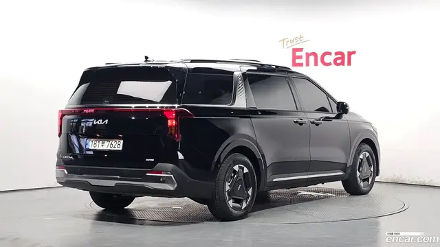 Main__Slider__Photo:Canival Kia 2024.6-1