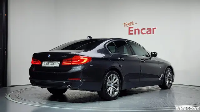 Main__Slider__Photo:5-Series BMW 2018.7-1
