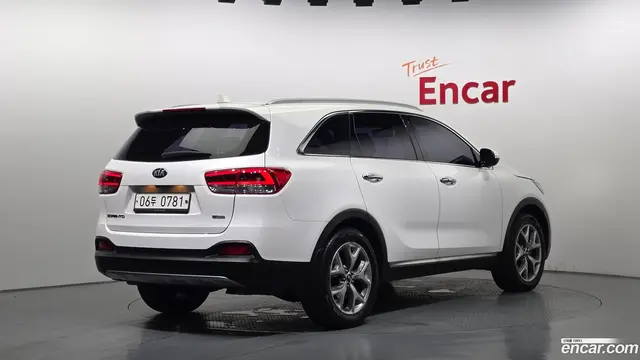 Main__Slider__Photo:Sorento Kia 2016.5-1