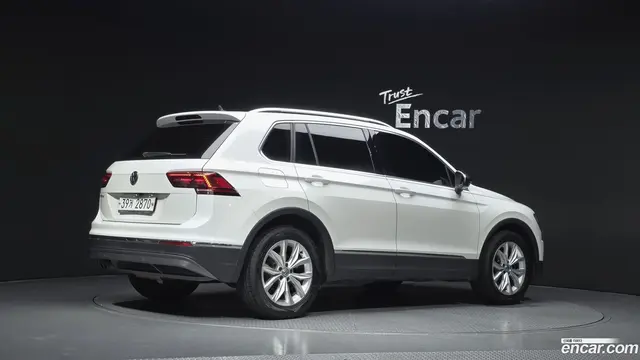 Main__Slider__Photo:Tiguan Volkswagen 2018.10-1