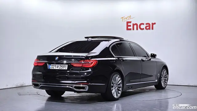 Main__Slider__Photo:7-Series BMW 2016.11-1
