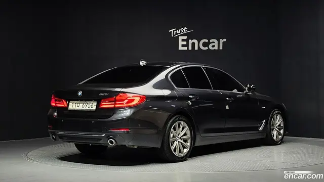 Main__Slider__Photo:5-Series BMW 2018.10-1