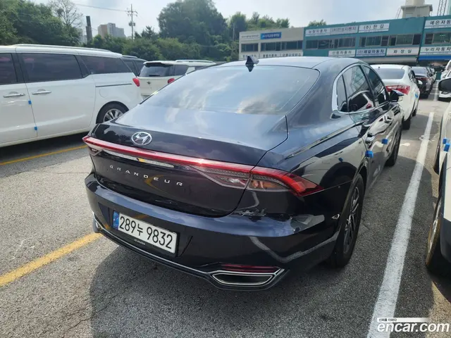 Main__Slider__Photo:Grandeur Hyundai 2020.10-1