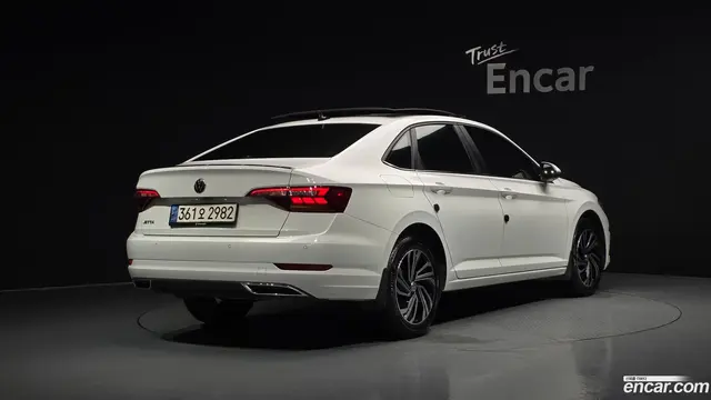 Main__Slider__Photo:Jetta Volkswagen 2021.5-1
