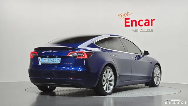 Main__Slider__Photo:Model 3 Tesla 2020.2-1