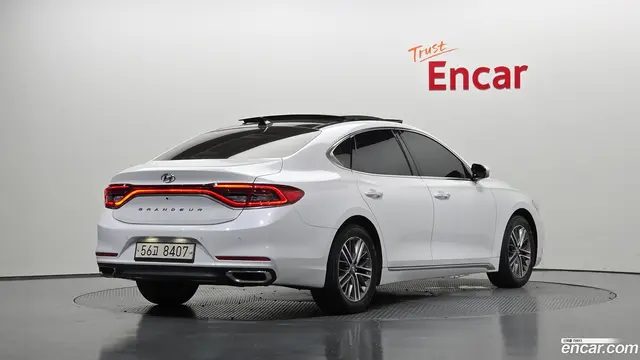Main__Slider__Photo:Grandeur Hyundai 2019.5-1