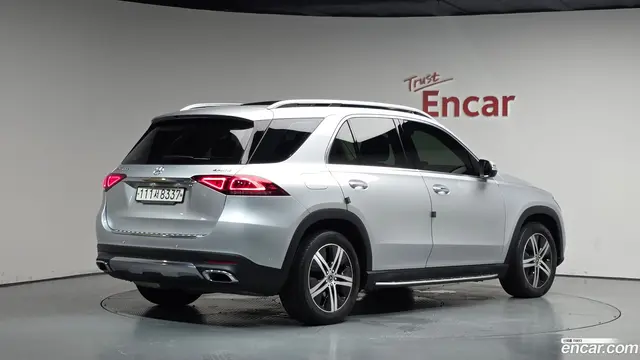 Main__Slider__Photo:GLE-Class Mercedes-Benz 2020.7-1