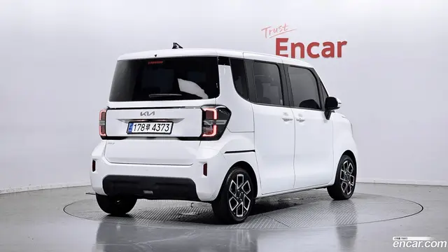 Main__Slider__Photo:RAY Kia 2023.3-1