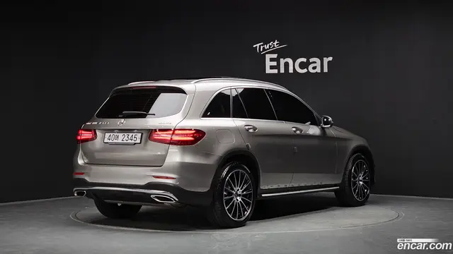 Main__Slider__Photo:GLC-Class Mercedes-Benz 2019.6-1